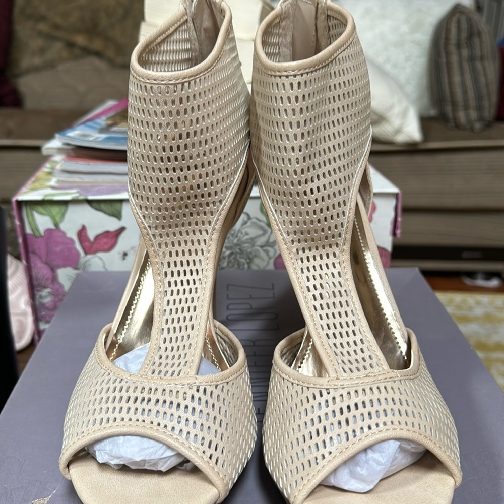 Brand new never worn Size10